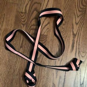 Lululemon yogamat strap